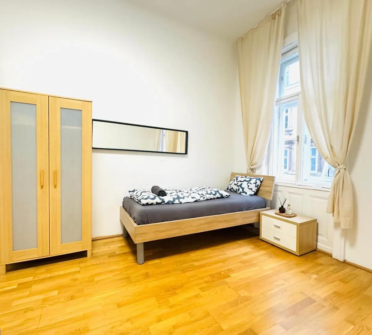 Lägenhet Comfy 1Br Apt For 4, 10Min Transport To Stadthalle Wien Österrike