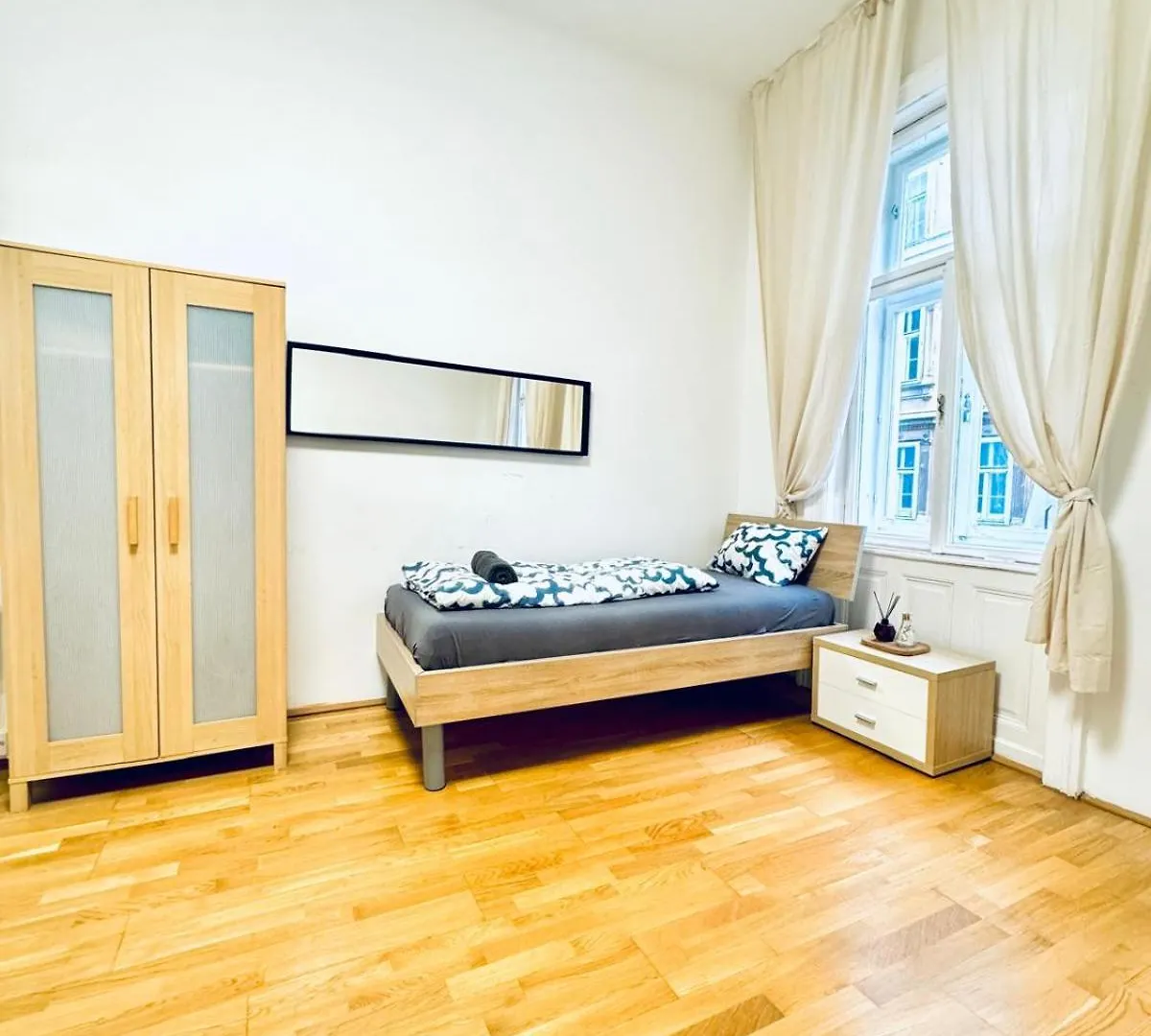 Comfy 1Br Apt For 4, 10Min Transport To Stadthalle Вена