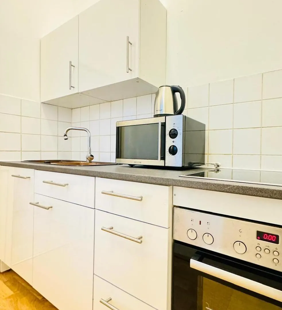 Comfy 1Br Apt For 4, 10Min Transport To Stadthalle Вена Апартаменты
